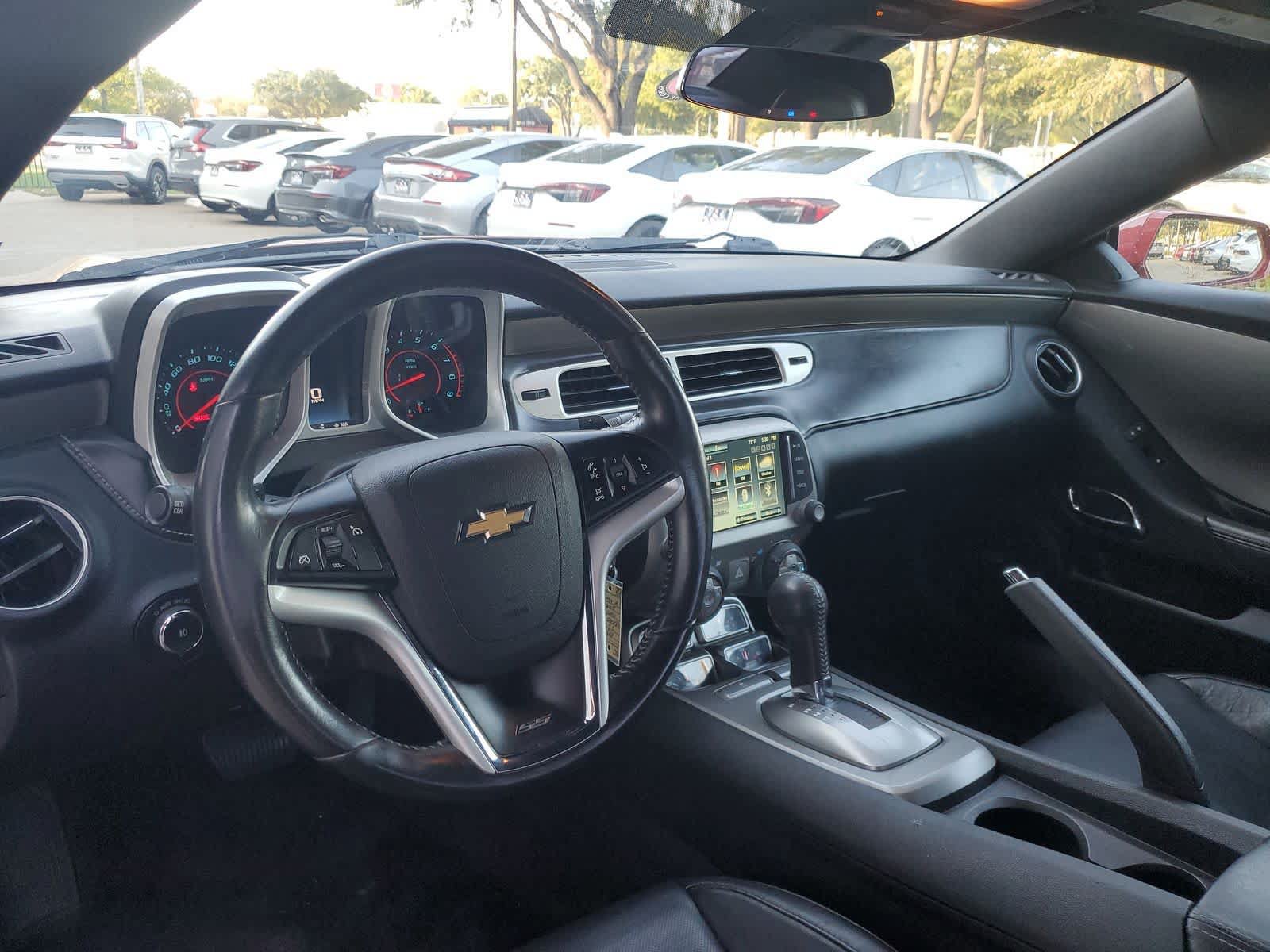 Used 2015 Chevrolet Camaro SS RWD image 13