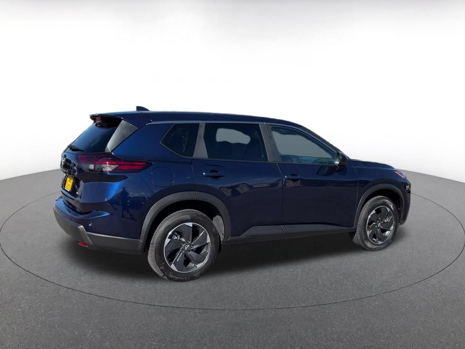 Used 2025 Nissan Rogue SV AWD/4WD image 14