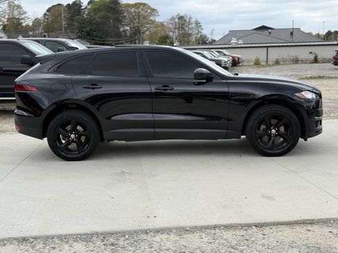 Used 2019 Jaguar F-PACE Premium image 5