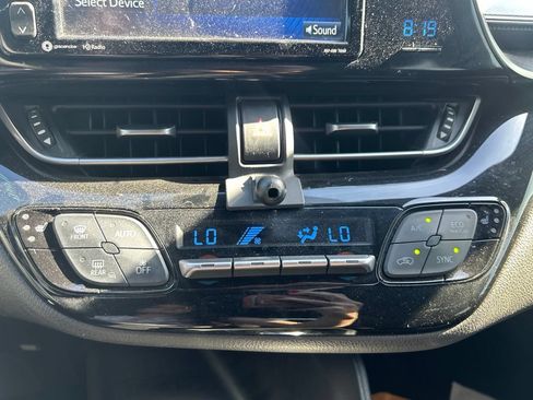 Used 2018 Toyota C-HR XLE FWD image 25