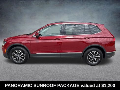 Used 2020 Volkswagen Tiguan SE w/ Panoramic Sunroof Package FWD image 2