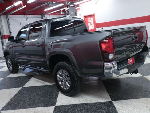 Used 2018 Toyota Tacoma SR5 image 6