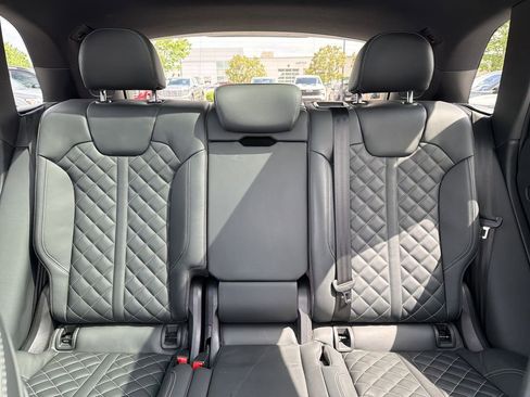 Used 2023 Audi SQ5 Prestige AWD/4WD image 29