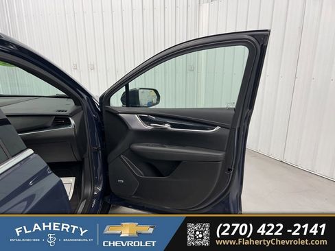 Used 2025 Cadillac XT5 Premium Luxury image 15