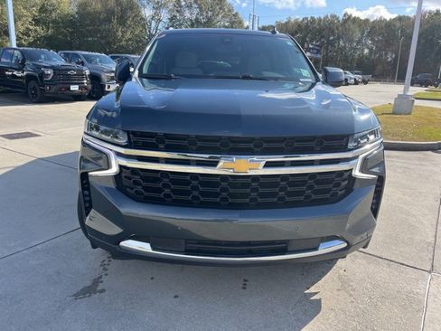 Used 2021 Chevrolet Suburban LS w/ Driver Alert Package image 9