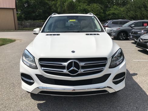 Used 2019 Mercedes-Benz GLE 400 4MATIC image 3