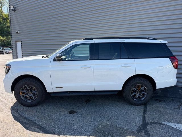 Used 2025 Ford Expedition Tremor AWD/4WD image 2