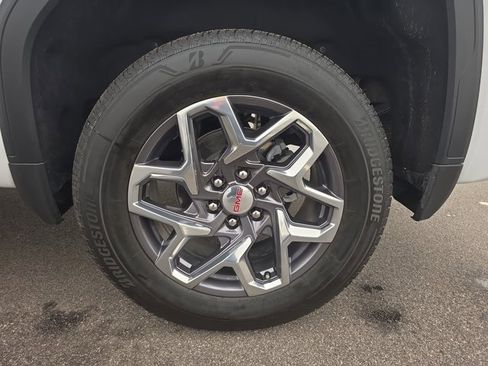 Used 2024 GMC Sierra 1500 SLT w/ SLT Convenience Package image 33