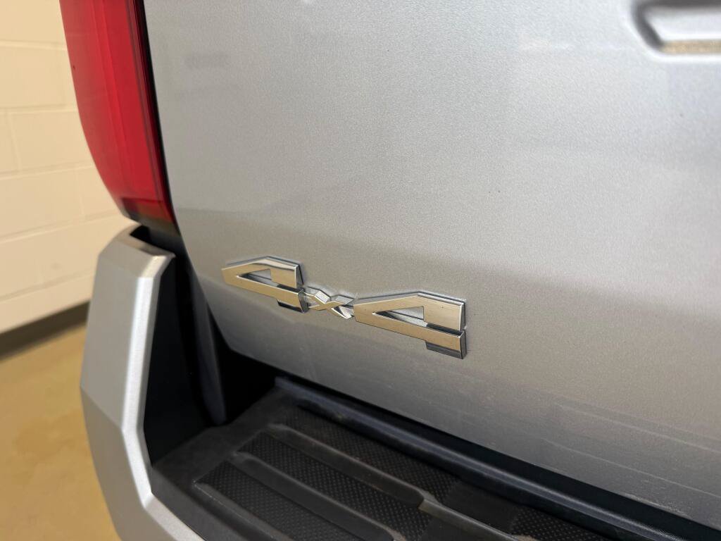 Certified 2024 Toyota Tacoma SR5 AWD/4WD image 14