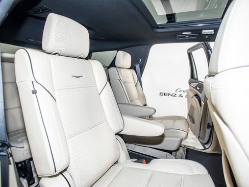 Used 2022 Cadillac Escalade Premium Luxury w/ Touring Package AWD/4WD image 19