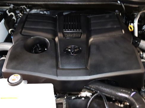 Used 2024 Toyota Tundra Platinum AWD/4WD image 80