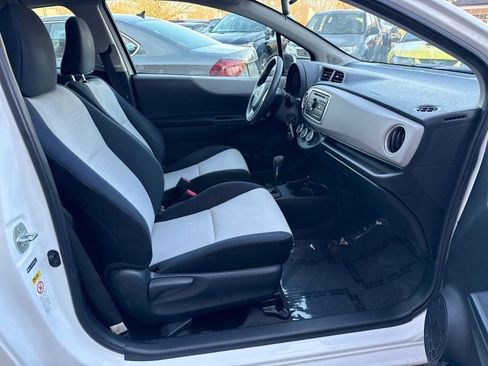 Used 2013 Toyota Yaris LE image 16