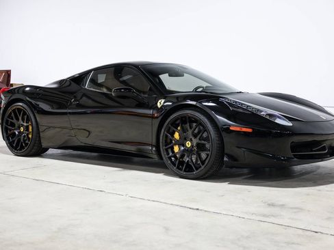 Used 2012 Ferrari 458 Italia Coupe RWD image 2