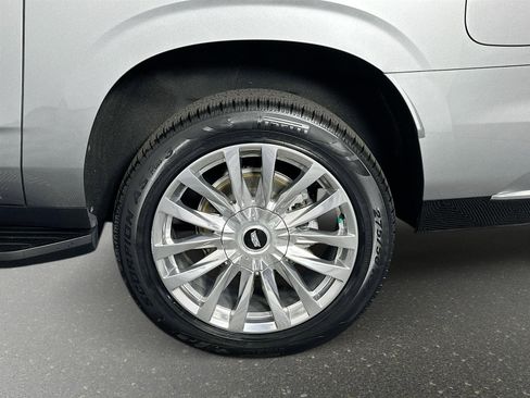 Used 2023 Cadillac Escalade ESV Premium Luxury image 35