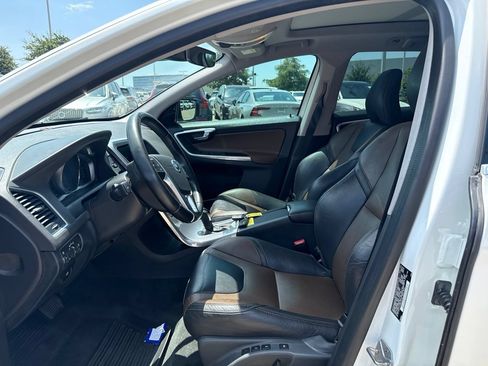 Used 2017 Volvo XC60 T5 Dynamic w/ Preferred Option Package AWD/4WD image 18