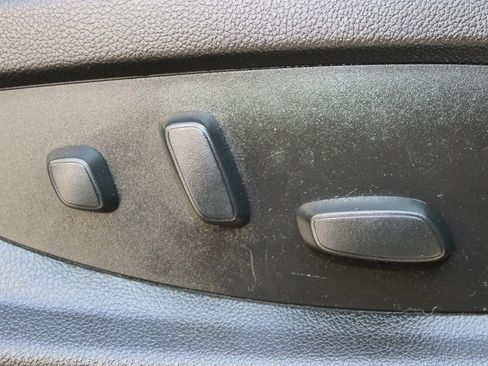 Used 2018 Chevrolet Tahoe Premier image 16