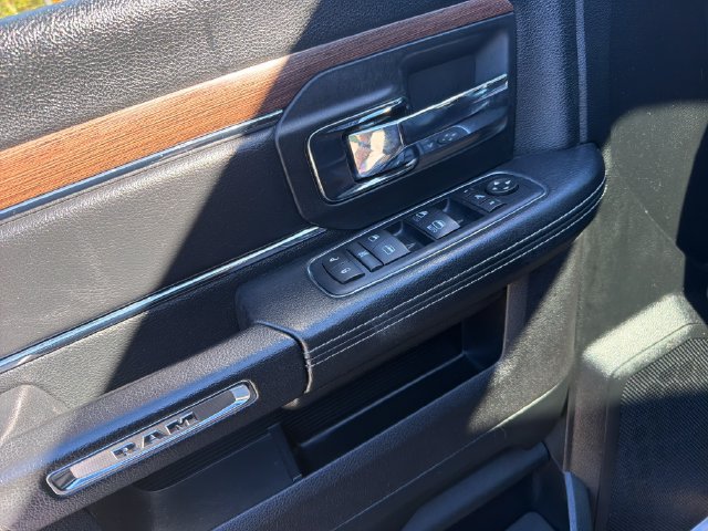 Used 2017 RAM 1500 Laramie w/ Convenience Group AWD/4WD image 13