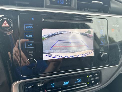 Used 2017 Toyota Corolla SE w/ Carpet Mat Package (TMS) FWD image 15