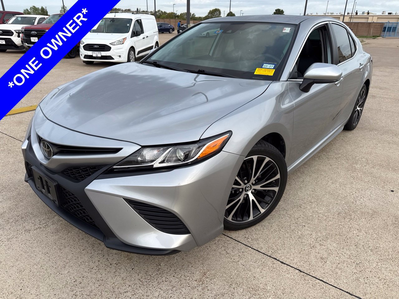 Used 2019 Toyota Camry SE FWD image 1