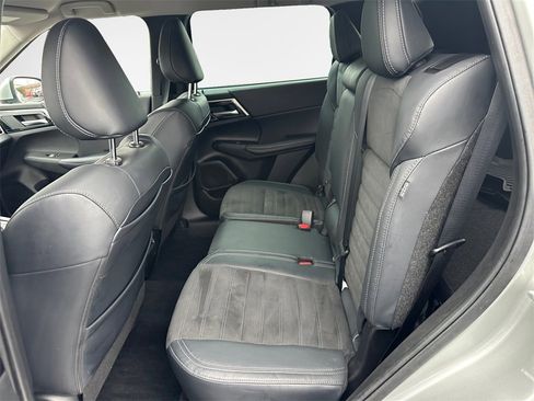 Used 2023 Mitsubishi Outlander SE image 24
