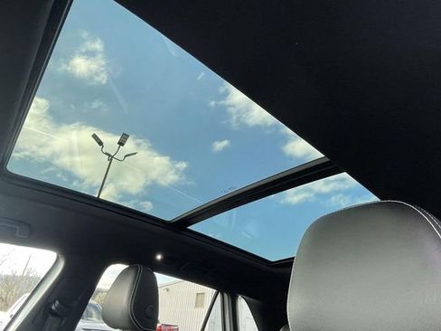 Used 2023 Volkswagen Atlas Cross Sport SEL Premium R-Line image 21