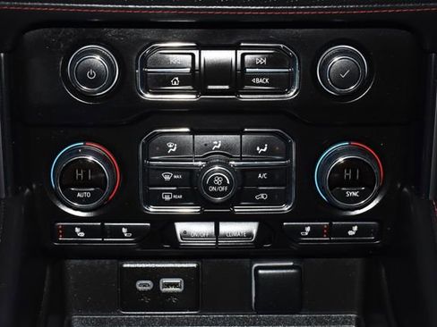 Used 2024 Chevrolet Suburban RST image 20