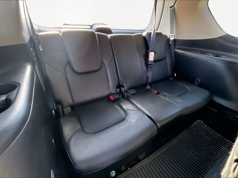 Used 2020 Nissan Armada SL image 18