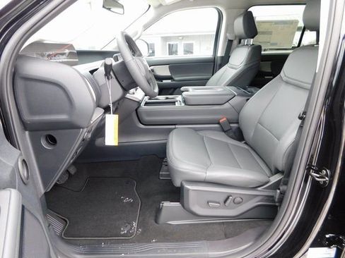 New 2026 Ford Expedition Active image 13