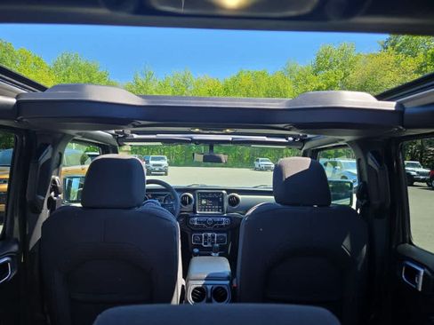 Used 2023 Jeep Wrangler Unlimited w/ Sun & Screen Package AWD/4WD image 38