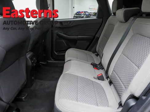 Used 2022 Ford Escape SE image 21