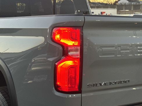 Certified 2024 Chevrolet Silverado 1500 ZR2 image 29
