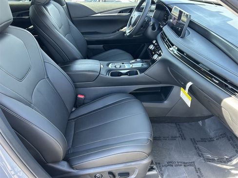 New 2026 INFINITI QX60 Luxe image 9