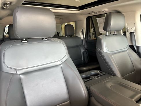 Used 2025 Ford Expedition Active AWD/4WD image 40