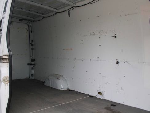 Used 2015 Mercedes-Benz Sprinter 2500 image 12