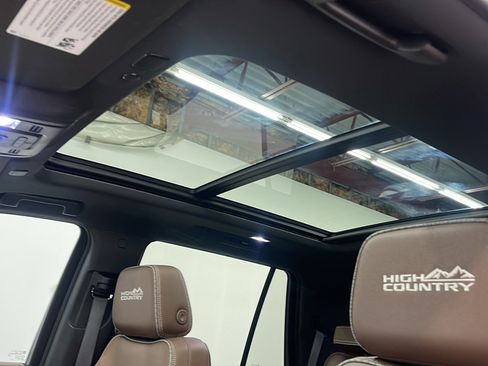 Used 2024 Chevrolet Tahoe High Country AWD/4WD image 13