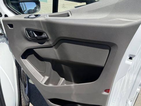 New 2026 Ford Transit 250 148 Medium Roof w/ Load Area Protection Package RWD image 10