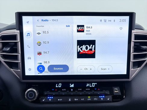 Used 2025 Toyota Tundra Limited image 21