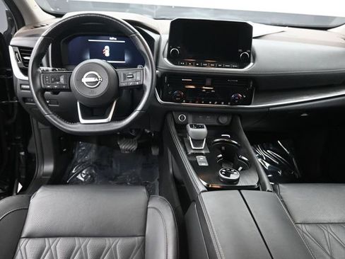 Used 2023 Nissan Rogue Platinum w/ Platinum Premium Package image 10