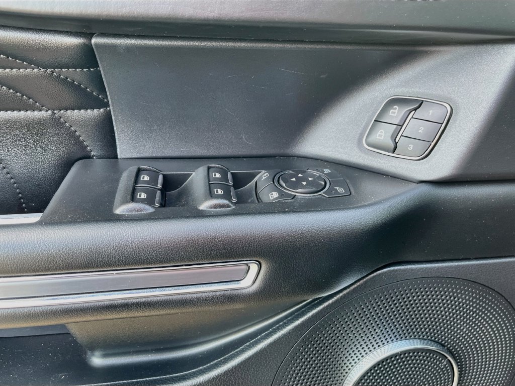 Used 2021 Ford Expedition Platinum AWD/4WD image 18