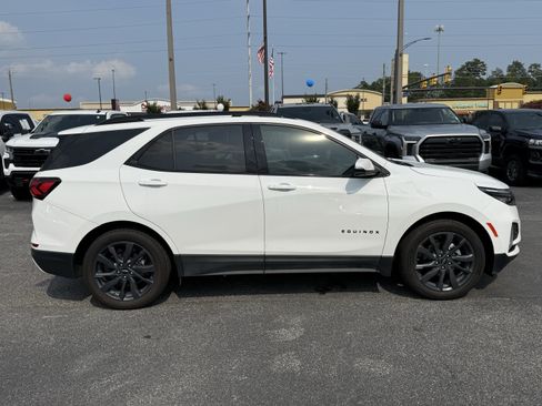 Used 2024 Chevrolet Equinox RS w/ RS Leather Package FWD image 11