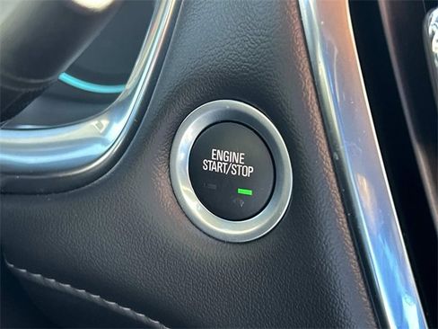 Used 2024 Chevrolet Traverse LT image 32