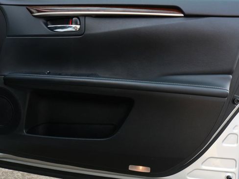 Used 2014 Lexus ES 350 w/ Luxury Package FWD image 49