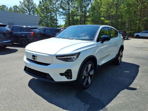 Used 2023 Volvo C40 P8 Recharge Ultimate w/ Protection Package Premier AWD/4WD image 8