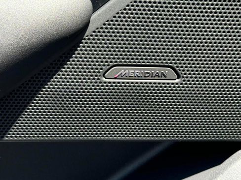 Used 2026 Land Rover Range Rover Velar Dynamic SE image 22