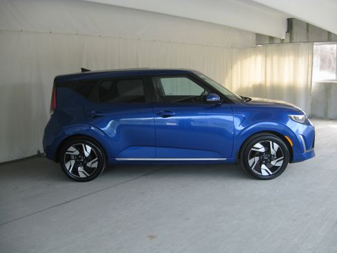 Used 2023 Kia Soul GT-Line w/ GT-Line Technology Package image 6
