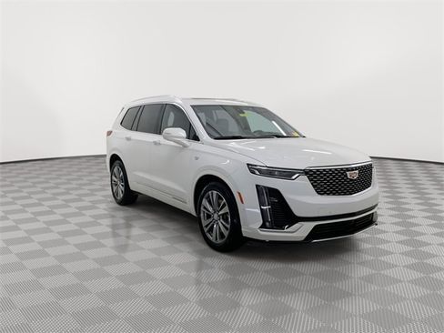 Certified 2025 Cadillac XT6 Premium Luxury w/ Platinum Package image 13