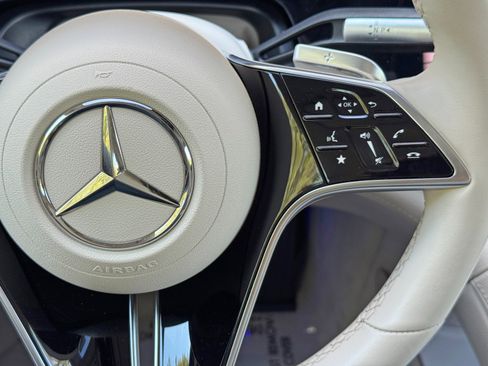 Used 2023 Mercedes-Benz EQS 580 4MATIC Sedan image 23