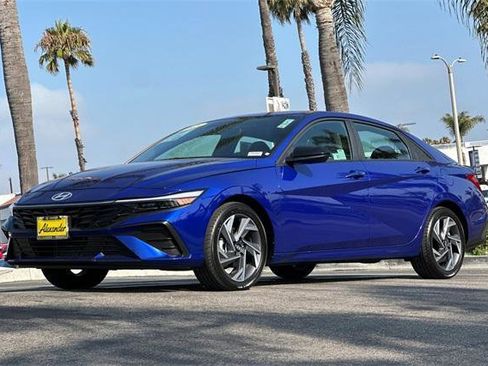 Used 2025 Hyundai Elantra Sport image 8