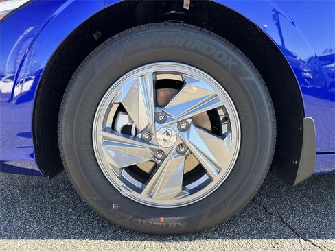 New 2026 Hyundai Elantra SE image 11
