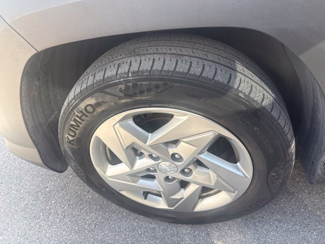 Used 2024 Hyundai Kona SE FWD image 12